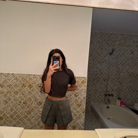 Shorts - Picture 4 of 5